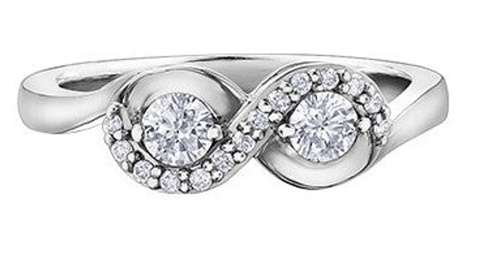10K White Gold cttw Diamond Ring