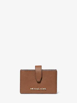 Porte-cartes Jet Set Travel de taille moyenne en cuir Saffiano à goussets accordéon