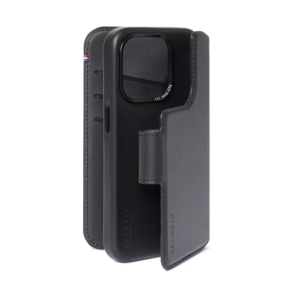 Decoded Leather Detachable Wallet with MagSafe for iPhone 15/14/13