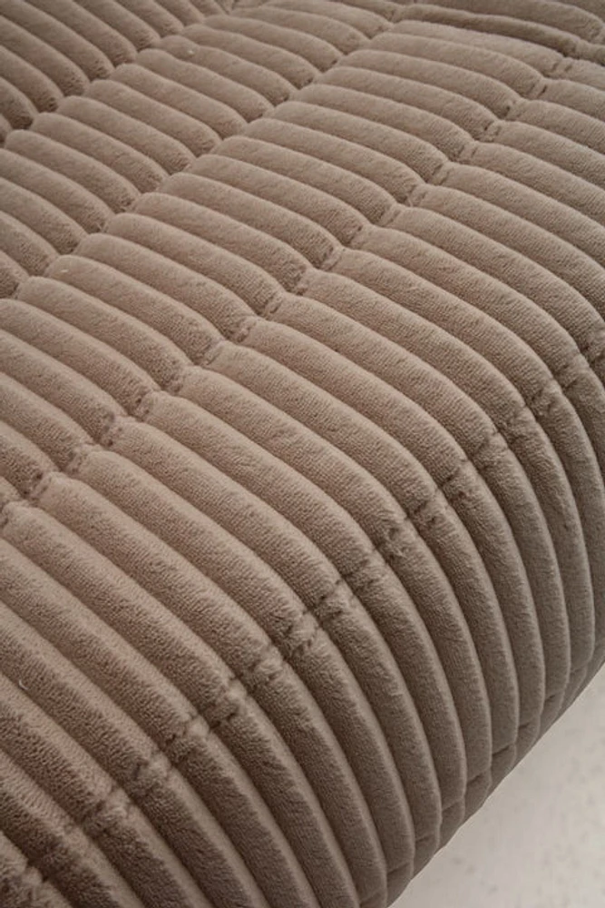 Riz Raz Corner Chair