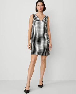 Ann Taylor Houndstooth V-Neck Sleeveless Shift Dress Size 0 Black/White Multi Women's