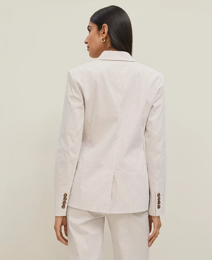 Ann Taylor The Long Notched Two Button Blazer in Seersucker Size 0 Cappuccino Tan Women's
