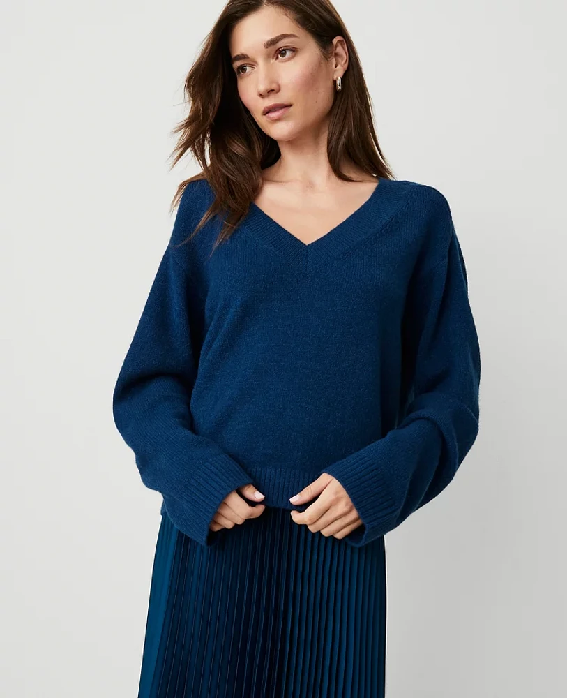 Ann Taylor Wide V-Neck Relaxed Sweater Size Large Sea Storm Women's