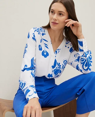 Ann Taylor Floral Mixed Media V-Neck Top Size XS Power Blue Women's