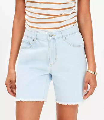 Curvy Vented Frayed Boyfriend Shorts Light Wash Indigo