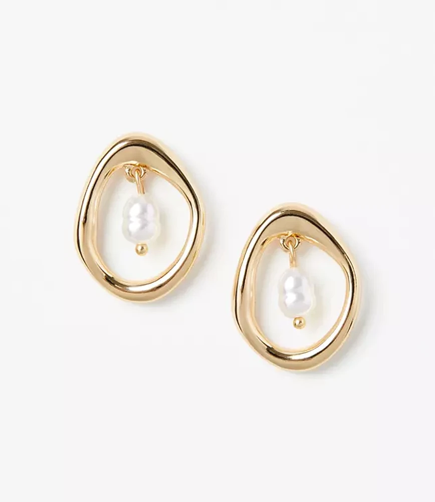 Pearlized Circle Stud Earrings
