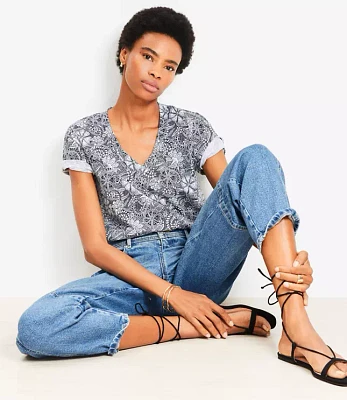 Deco Everyday V-Neck Tee