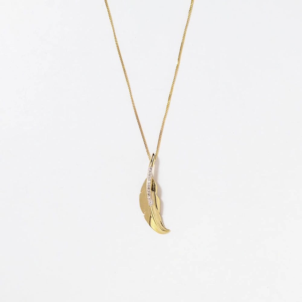 Diamond Feather Necklace in 10K Yellow Gold (0.04 ct tw)