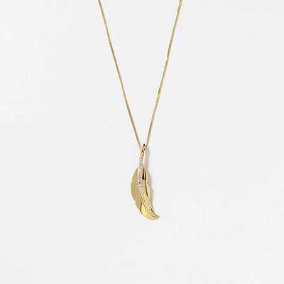 Diamond Feather Necklace in 10K Yellow Gold (0.04 ct tw)