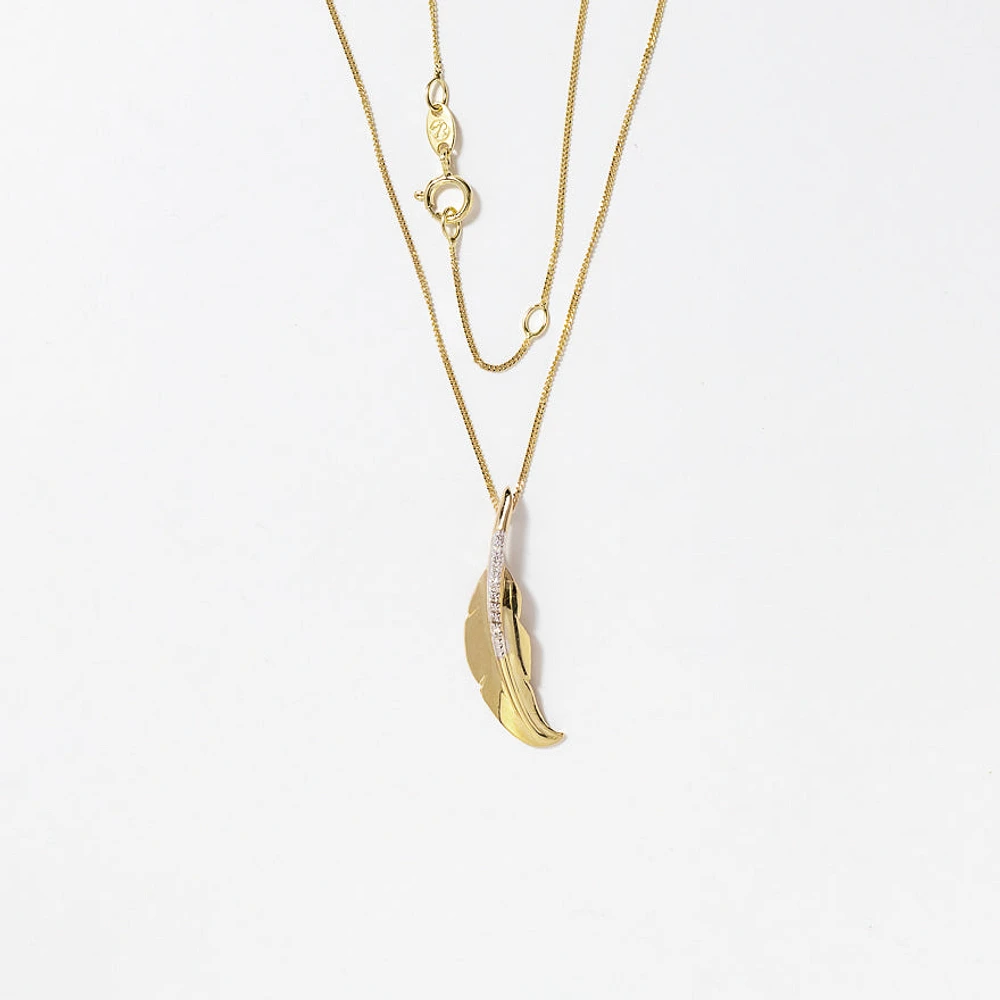Diamond Feather Necklace in 10K Yellow Gold (0.04 ct tw)