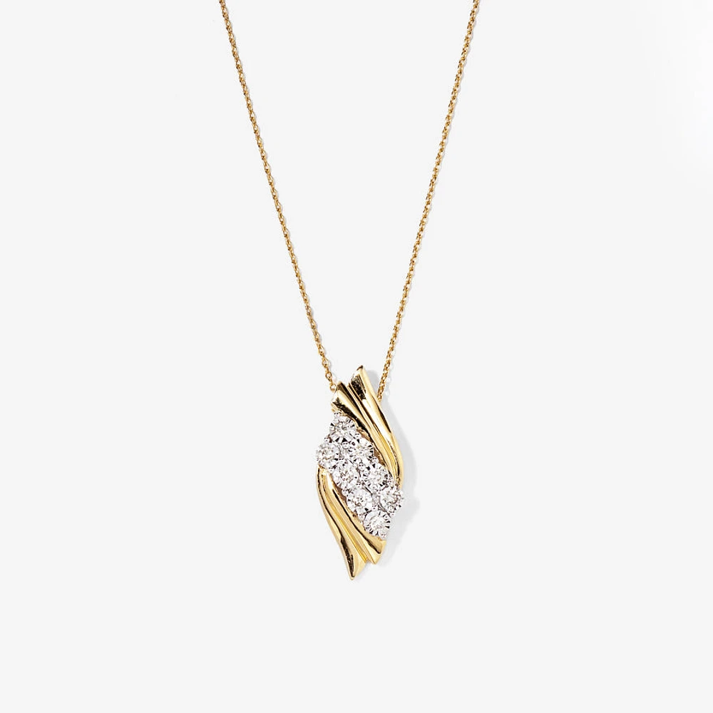 Diamond Cluster Pendant in 10K Yellow Gold (0.25 ct tw)