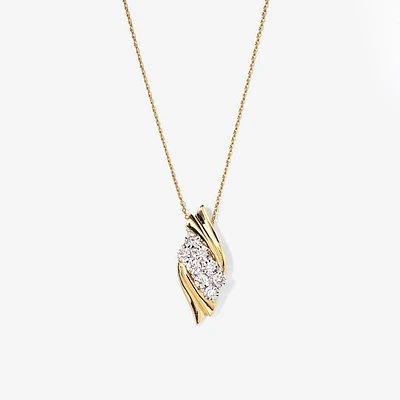 Diamond Cluster Pendant in 10K Yellow Gold (0.25 ct tw)