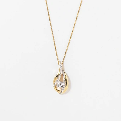 Diamond Cluster Necklace in 10K Yellow Gold (0.23 ct tw)