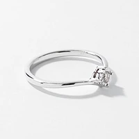 V Solitaire Ring 10K White Gold (0.08 ct tw)