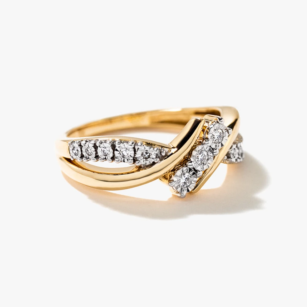 10K Yellow and White Gold Diamond Cluster Ring (0.10 ct tw)