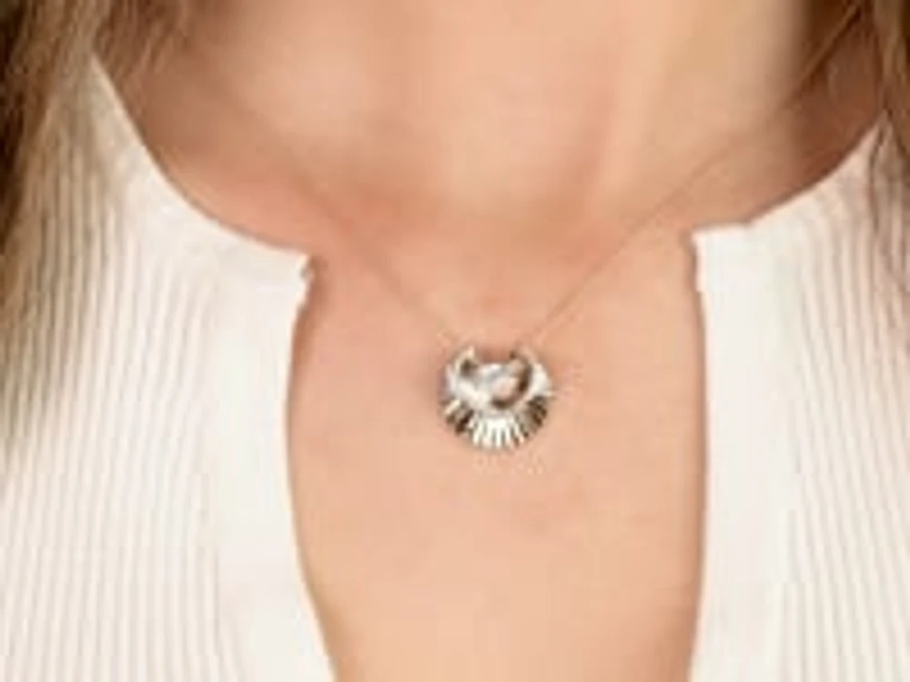 Diamond Sunray Necklace in 10K Yellow and White Gold (0.25 ct tw)
