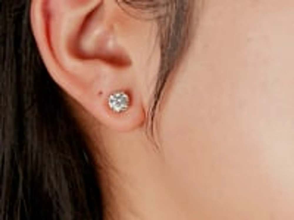 Lab Grown Diamond Stud Earrings in 14K Yellow Gold (1.50 ct tw)
