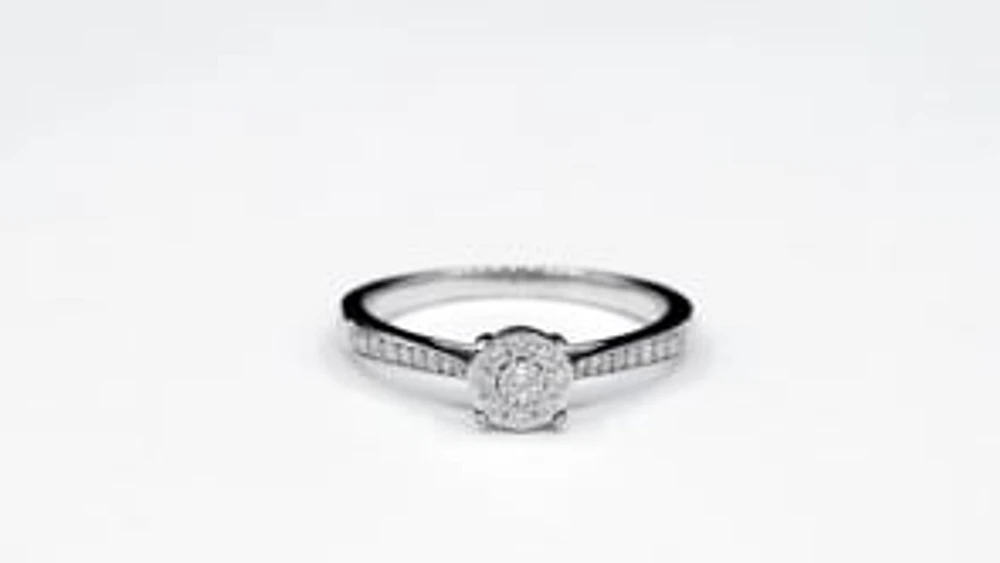 Diamond Cluster Ring 10K White Gold (0.15 ct tw)