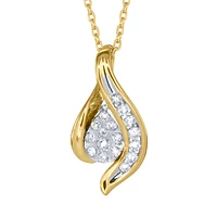 Diamond Cluster Pendant in 10K Yellow Gold (0.20 ct tw)