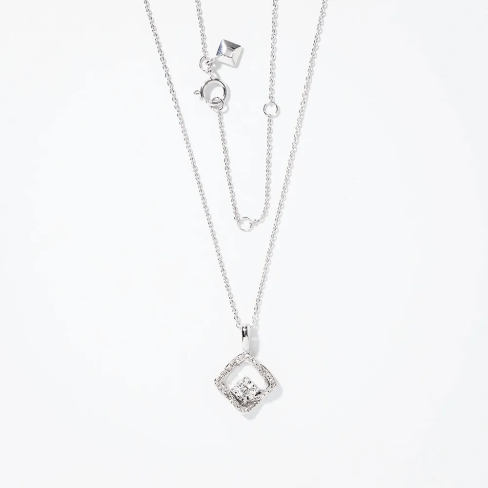 Diamond Cluster Necklace in 10K White Gold (0.20 ct tw)