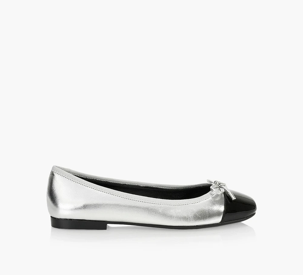 ZARI FLAT