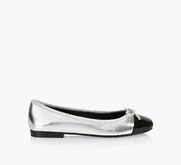 ZARI FLAT