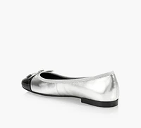 ZARI FLAT