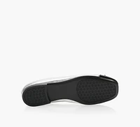 ZARI FLAT
