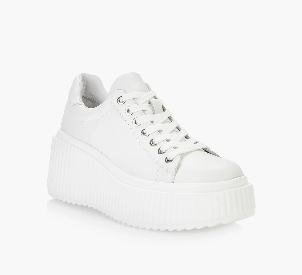 JESSIE SNEAKER