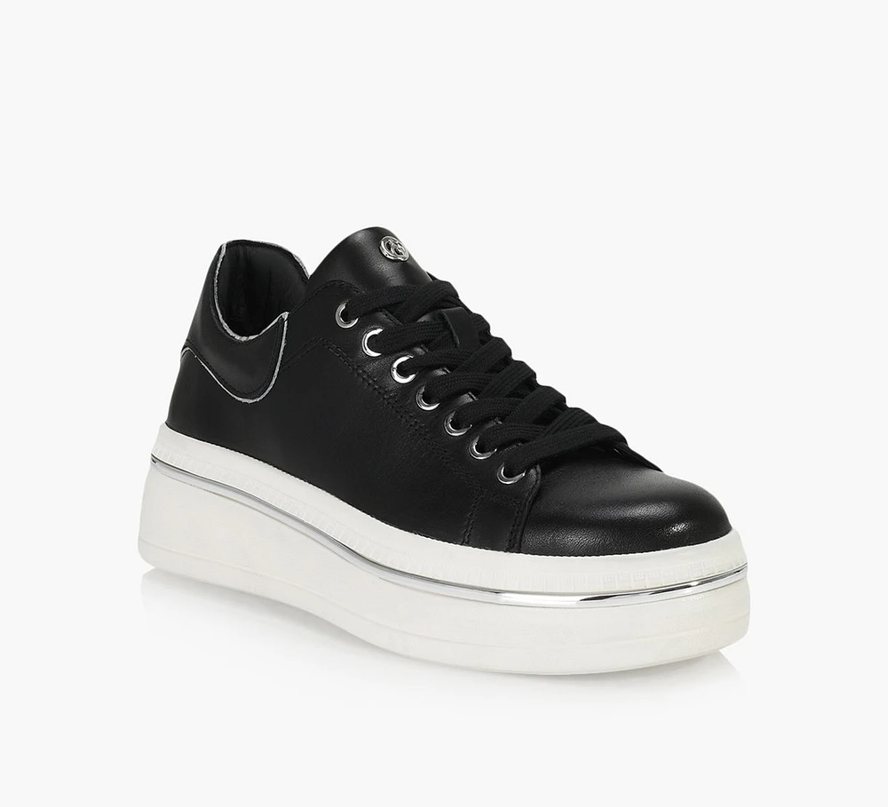 LYLA SNEAKER