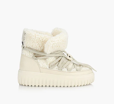 WINTRY BOOTIE