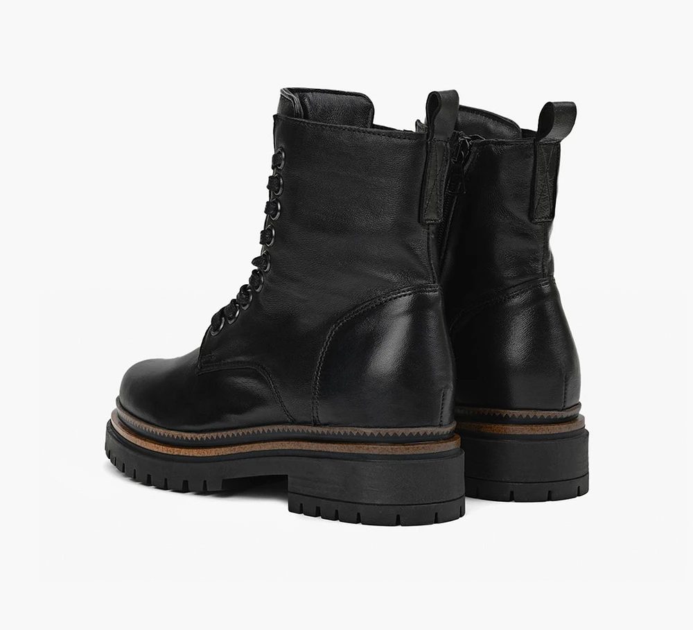 OCHRE BOOTIE