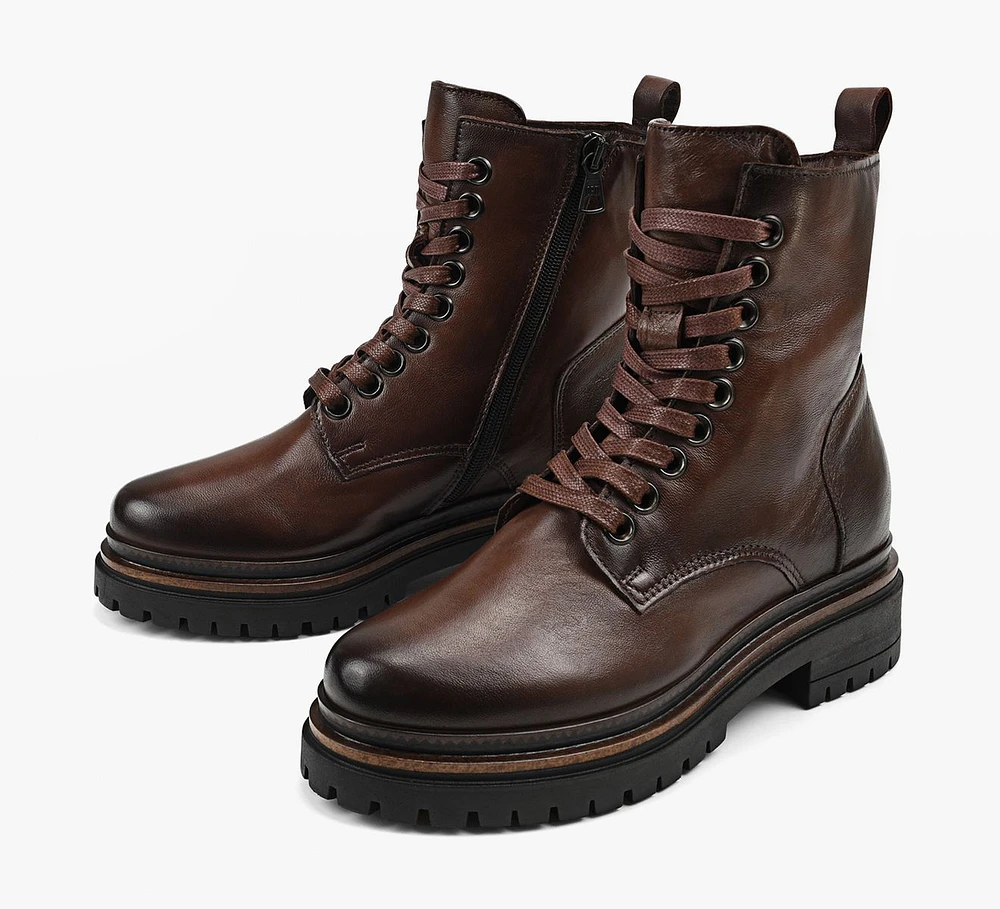 OCHRE BOOTIE