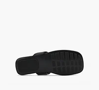 THE DUAL T SANDAL