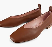 VIOLET FLAT