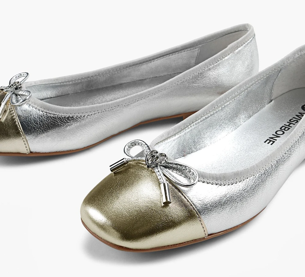 ZARI FLAT