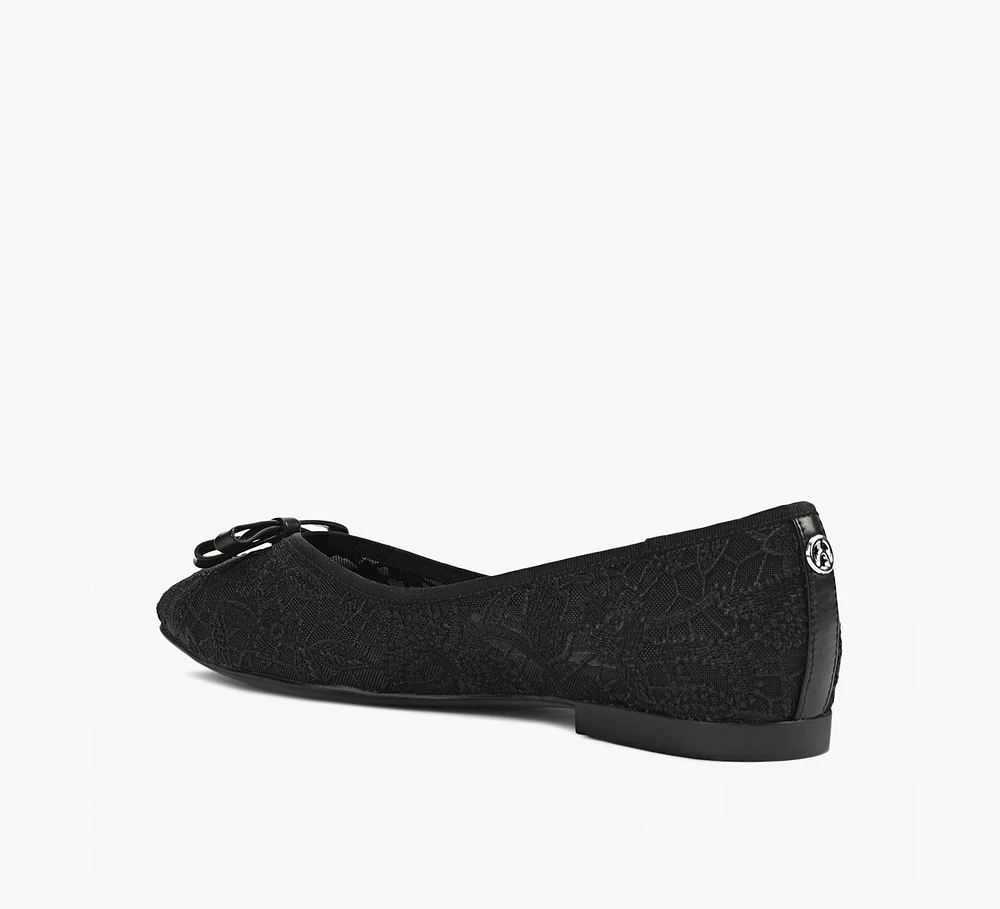 ZARIA LACE FLAT