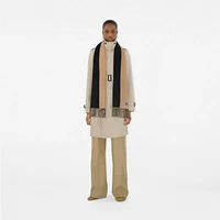Reversible Cashmere Scarf in Camel/black | Burberry® Official