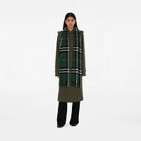 Wide Check Cashmere Scarf in Dark fern green | Burberry® Official