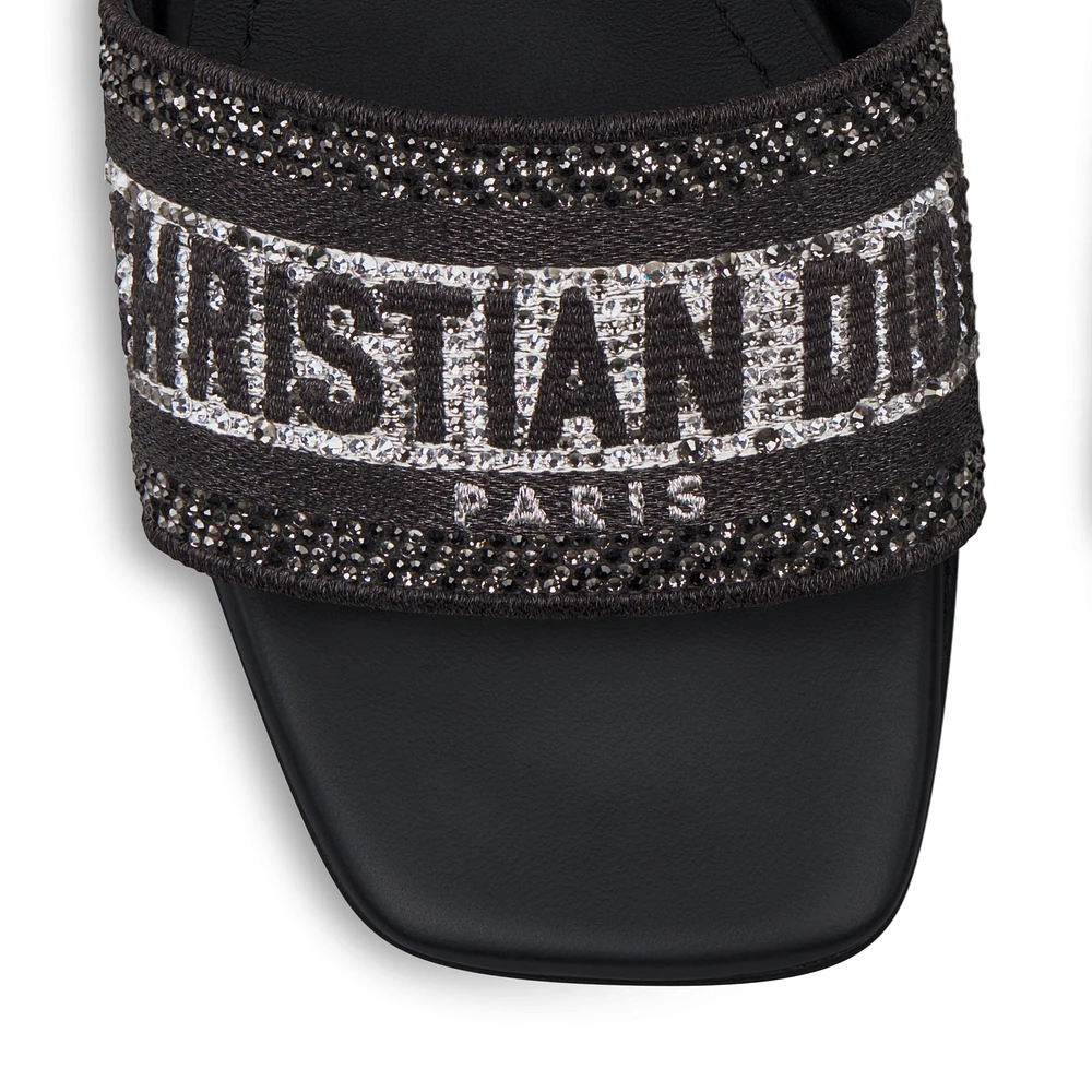 Dway Heeled Slide