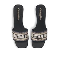 Dway Heeled Slide