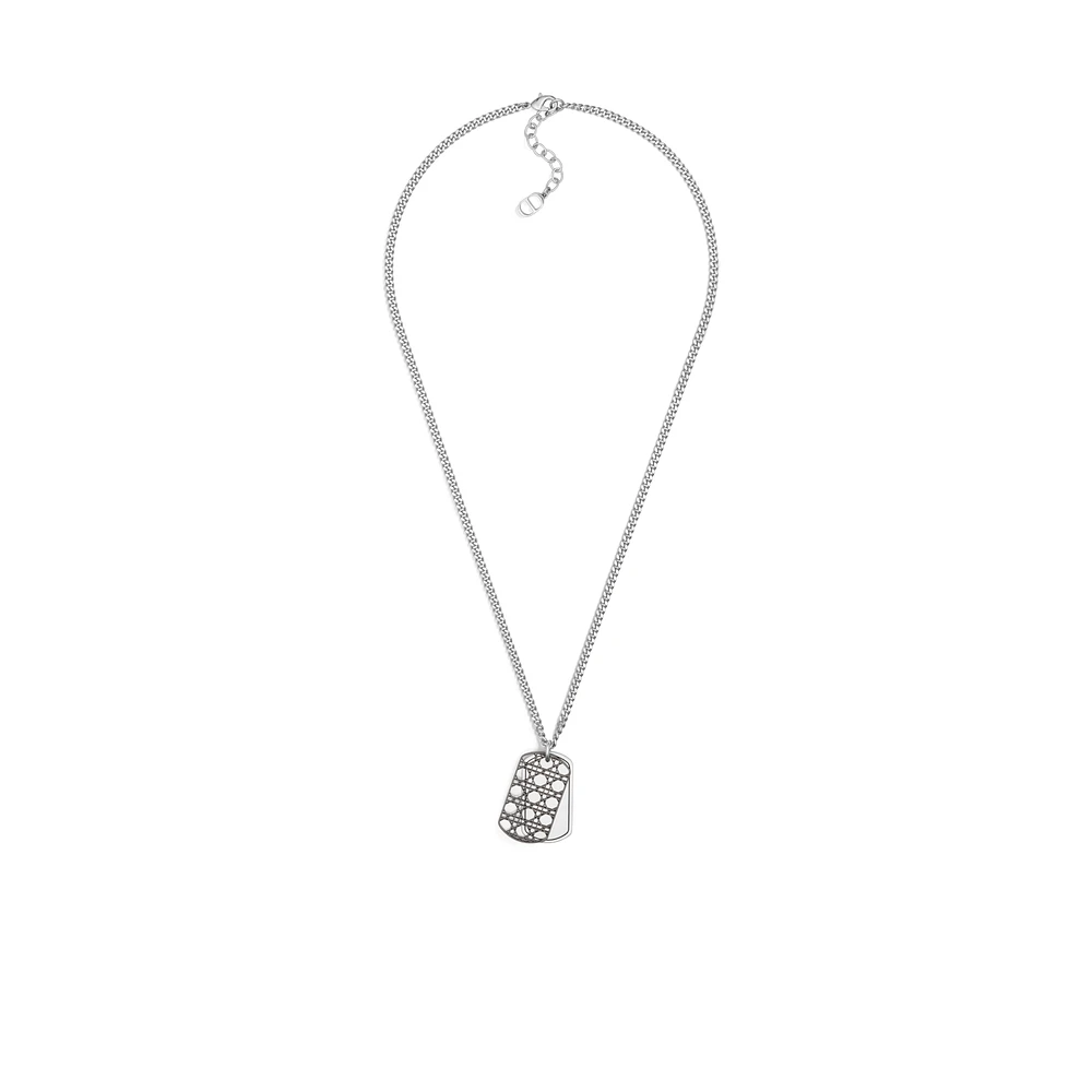 Cannage Plate Pendant Necklace