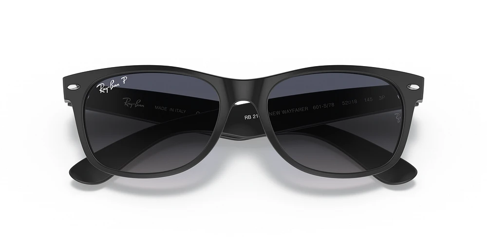 RB2132 New Wayfarer Classic