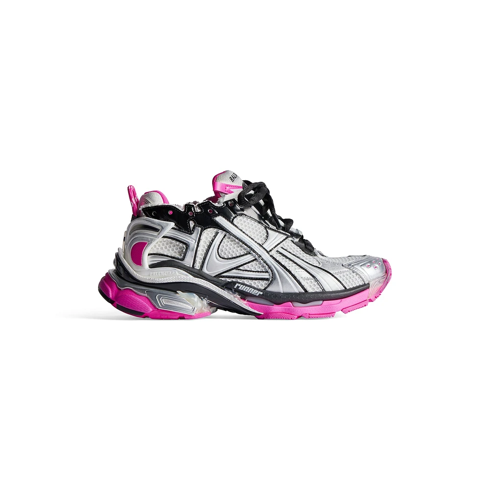 runner sneaker