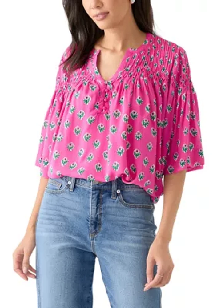 Women's 3/4 Flutter Sleeve Pintuck Printed Top