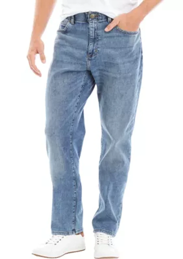  Men's Extreme Motion Athletic Tapered Leg Jeans