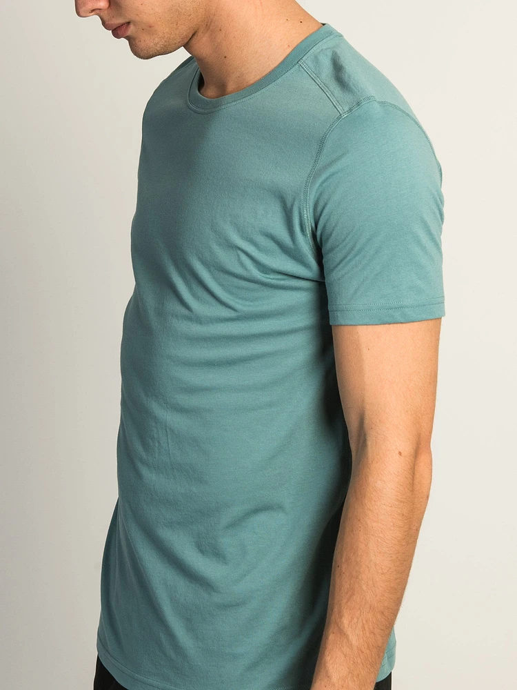 VICTOR CREWNECK TEE