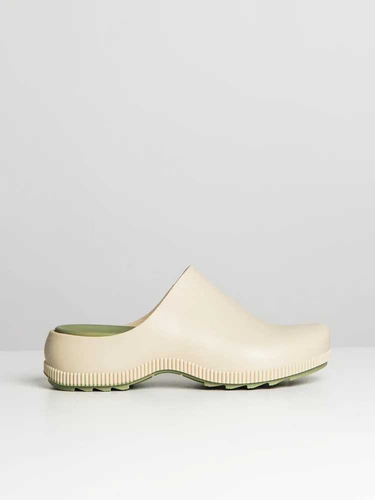 WOMENS COUGAR SVEN SLIP ON - CLEARANCE