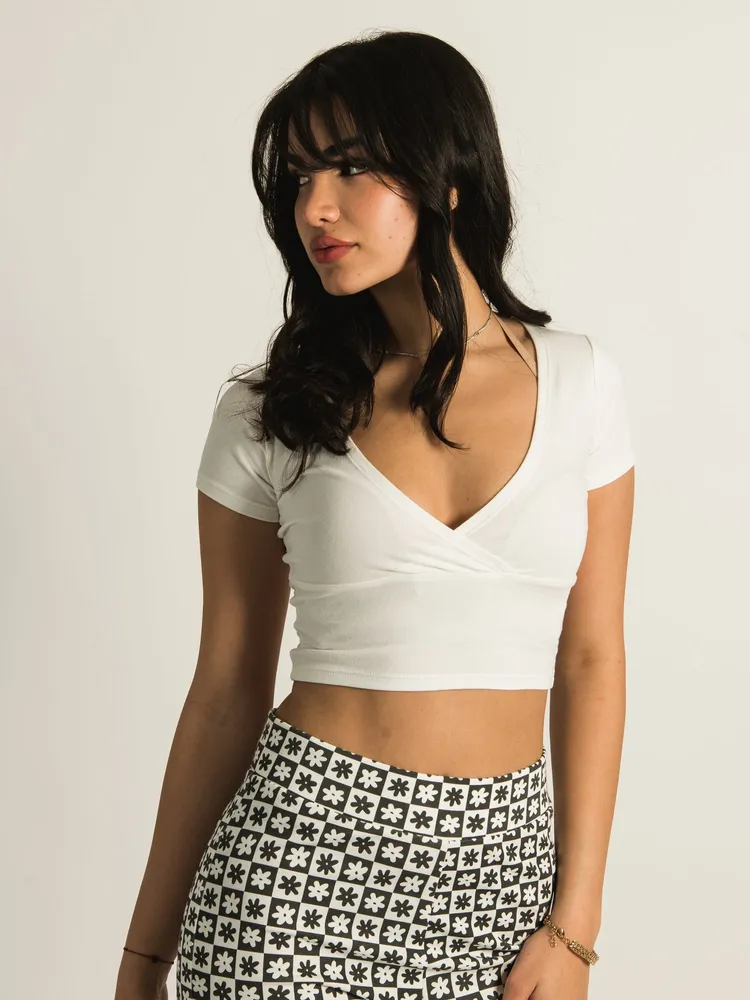 HARLOW DORA SOLID VNECK TEE - CLEARANCE