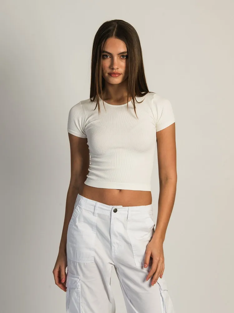 HARLOW RIBBED SEAMLESS TEE - WHITE CLEARANCE